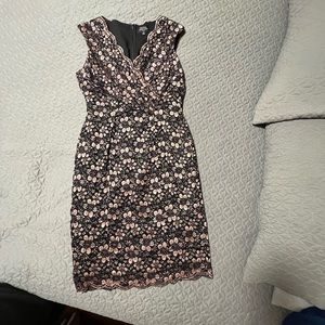 TAHARI Arthur S. Levine/Black & Rose Gold/Lace V Neck Sheath Dress/Size:8P
